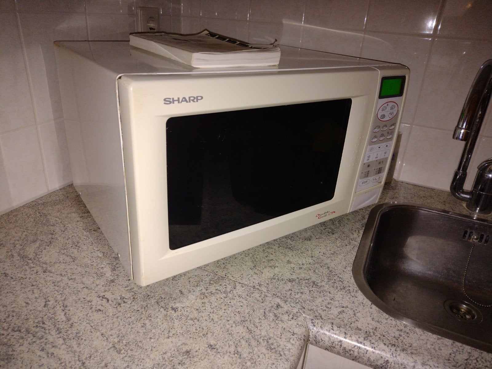 Sharp magnetron, zo goed als nieuw., Ophalen, Gebruikt, Draaiplateau