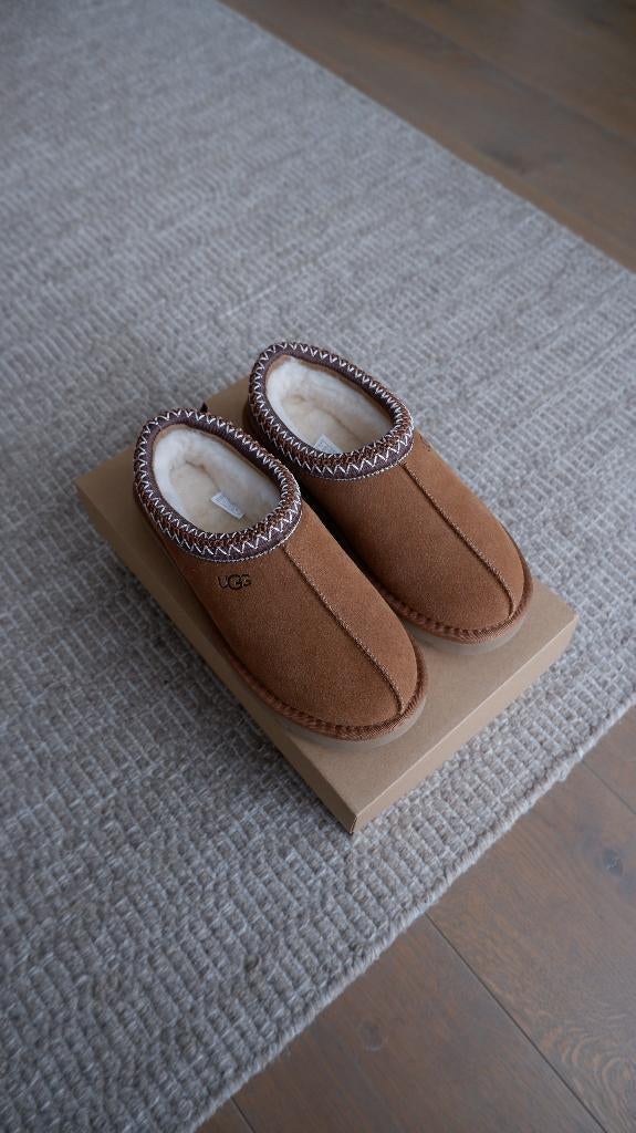 UGG W Tasman II Chestnut EU 39 UK 6 USA 8 JP 25, Kleding | Dames, Schoenen, Ophalen of Verzenden, Nieuw, Pantoffels of Sloffen