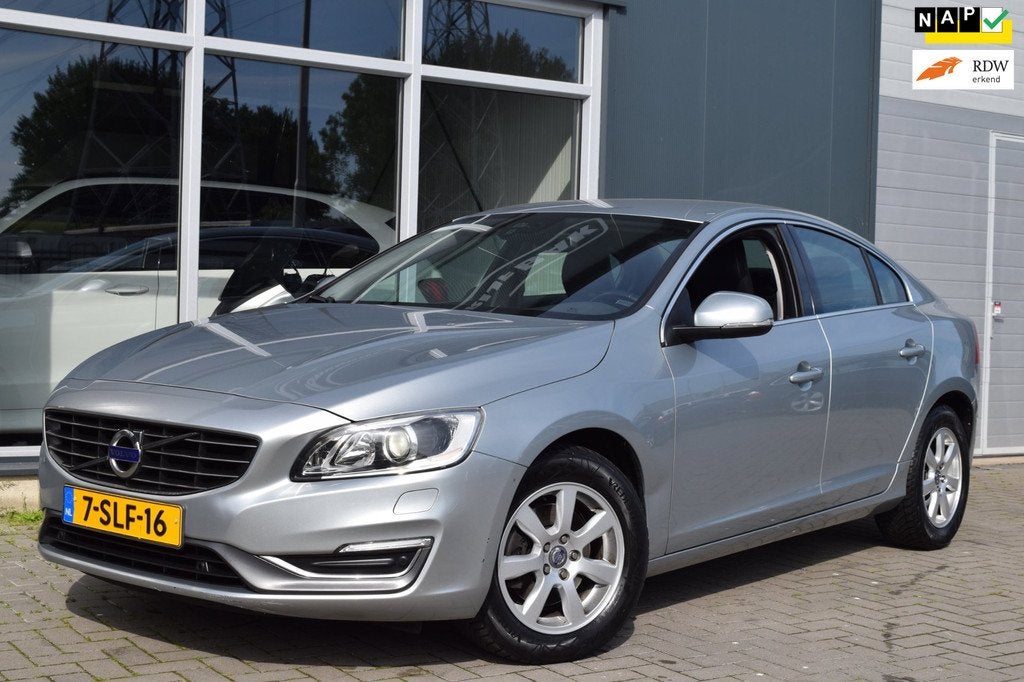 Volvo S60 1.6 T3 Summum | Xenon | Navi | Leder | APK 6-2027, Voorwielaandrijving, 1596 cc, Gebruikt, Zwart