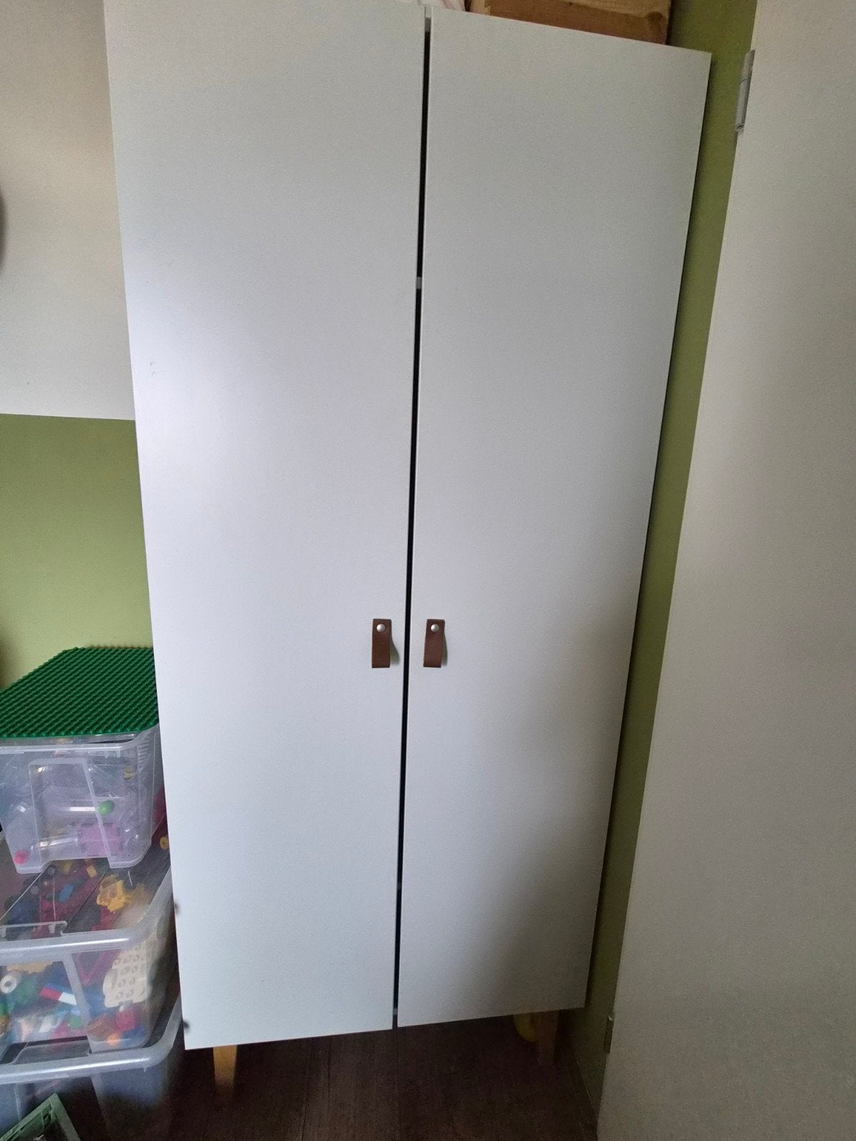 Bopita Indy kledingkast - Wit met leren handgrepen, Ophalen, Met deur(en), Gebruikt, 50 tot 100 cm