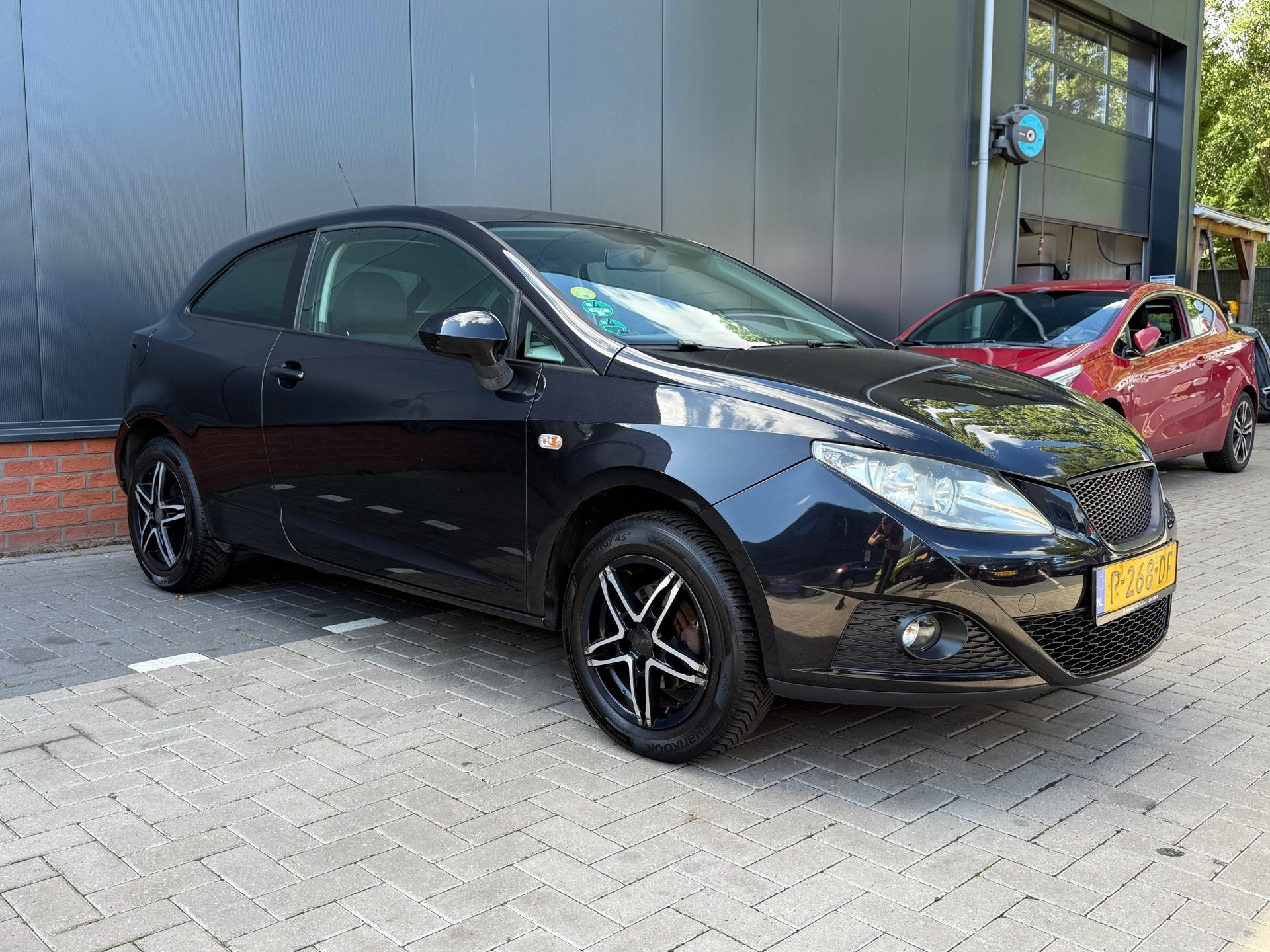 Seat Ibiza 1.6 Reference APK t/m 24-08-2027, Zwart, 990 kg, Bedrijf, Handgeschakeld