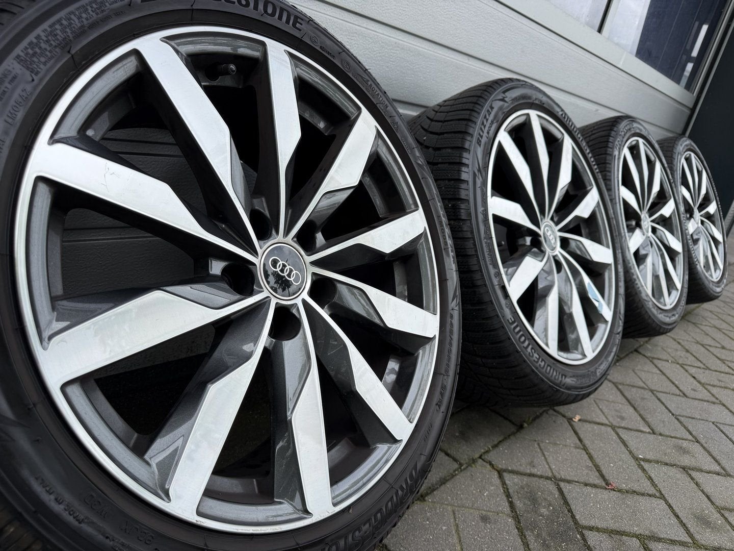 Orginele 18 inch Audi s line A4 S4 B8 B9 A3 S3 velgen banden, 18 inch, -, -, Banden en Velgen