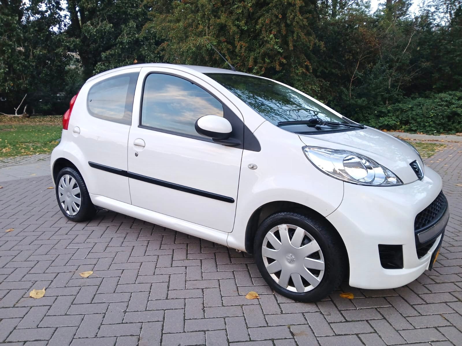 Peugeot 107 |2010 |5 DEURS |AİRCO | E-RAMEN | NAP |NİEUW APK, Auto's, Peugeot, Voorwielaandrijving, 4 stoelen, Origineel Nederlands