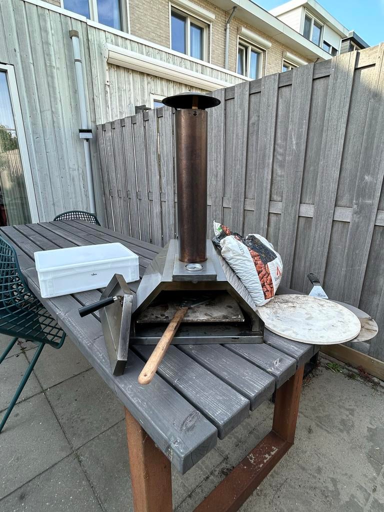 Pizza oven met accessoires en pellets, Ophalen of Verzenden, Gebruikt