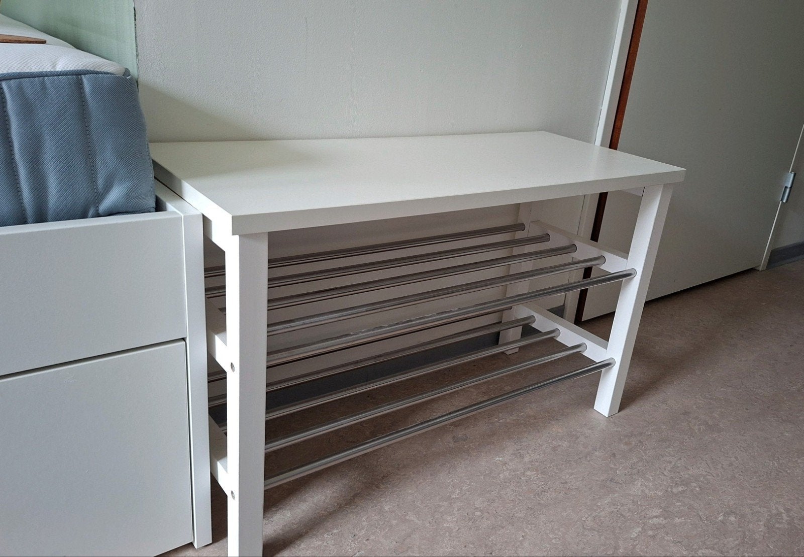 Schoenenbank Ikea Tjusig Wit 108x50cm, Ophalen, Zo goed als nieuw
