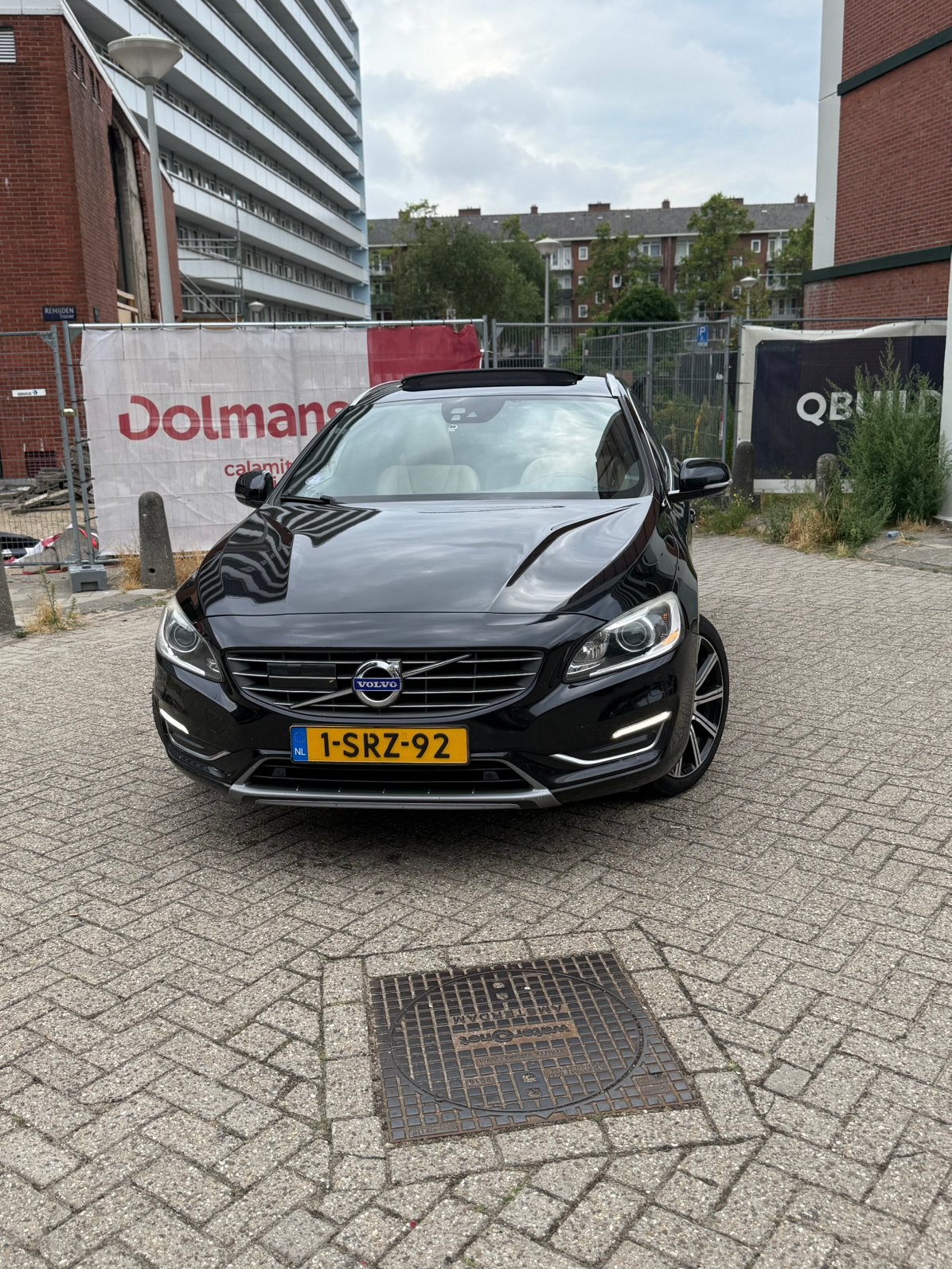 Volvo V60 D6 215pk Plug-in Hybrid 2013 Zwart Full option, Auto's, Automaat, 1800 kg, 285 pk, Zwart