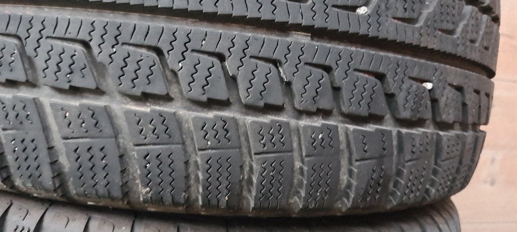 Lichtmetalen velgen Volkswagen + 4 winterbanden 225/45 R17, Ophalen