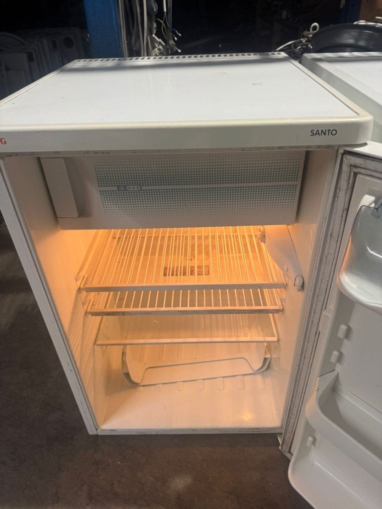 AEG Tafelmodel koelkast met vriezer schoon garantie, Gebruikt, Minder dan 85 cm, Ophalen of Verzenden, Minder dan 75 liter