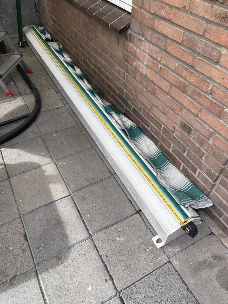 uitschuifbare zonwering / markies 3mx2.5 m, Tuin en Terras, Zonneschermen, Minder dan 150 cm, Ophalen of Verzenden, Zo goed als nieuw