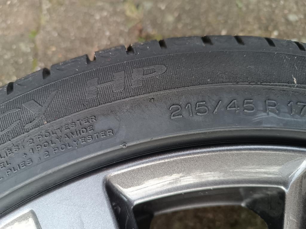 Te koop: 4 lichtmetalen velgen met banden voor Toyota, Auto-onderdelen, Ophalen, Banden en Velgen, 17 inch, Personenwagen