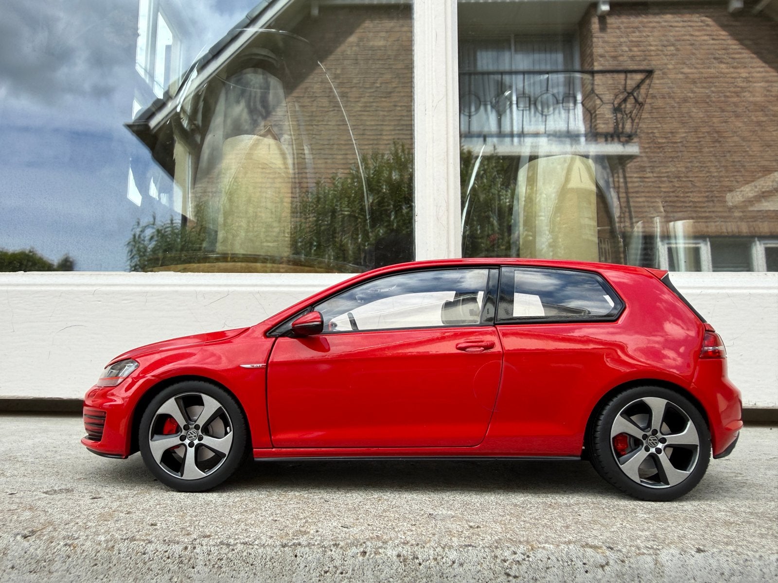 1:18 Volkswagen Golf 7 GTi rood 2013 Norev, Auto, Norev, 70-72 Av. de Bohlen, Vaulx-en-Velin, 69120, France, Norev