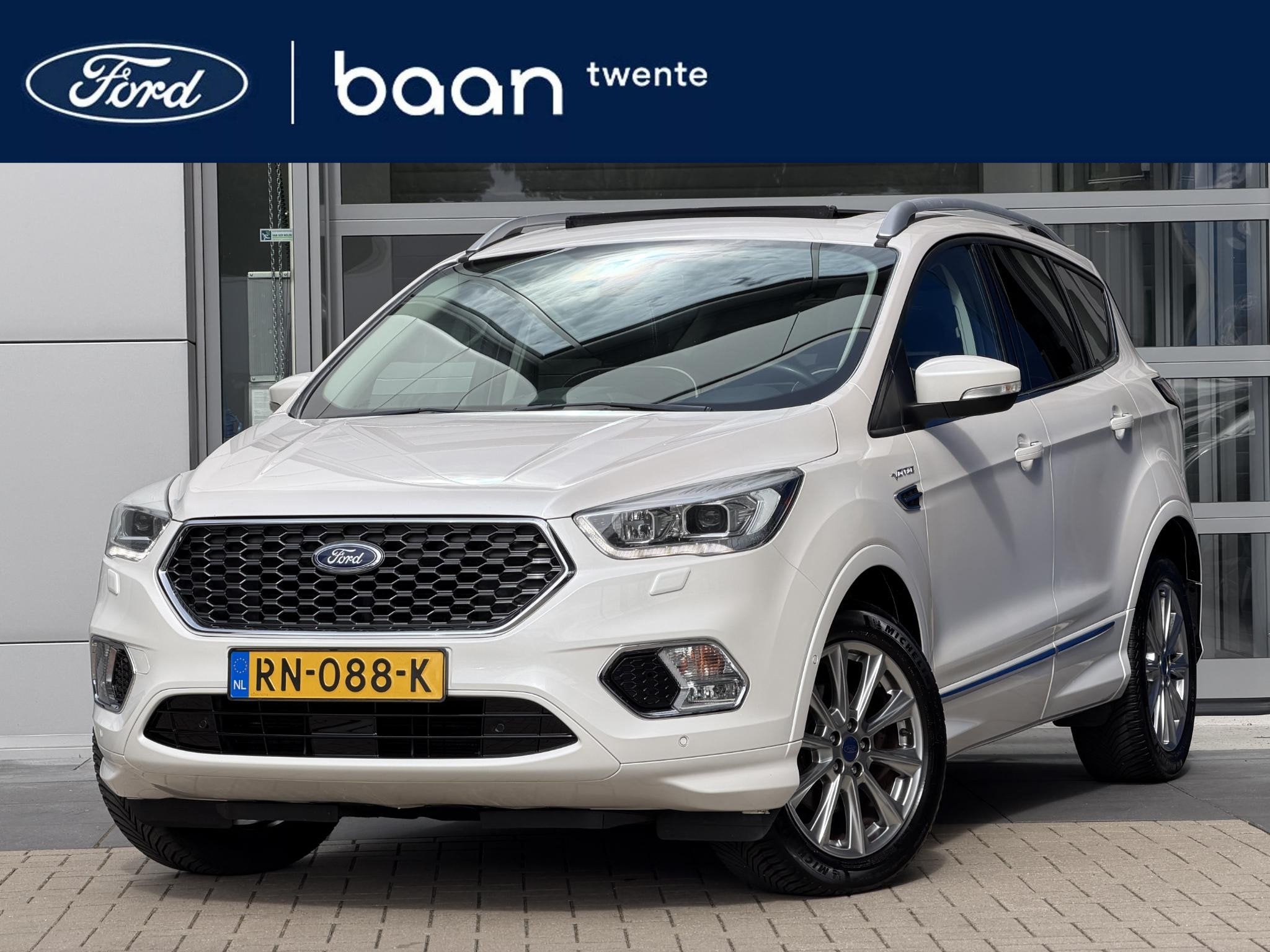 Ford Kuga 1.5 EcoBoost Vignale Pano dak | White Platinum | T