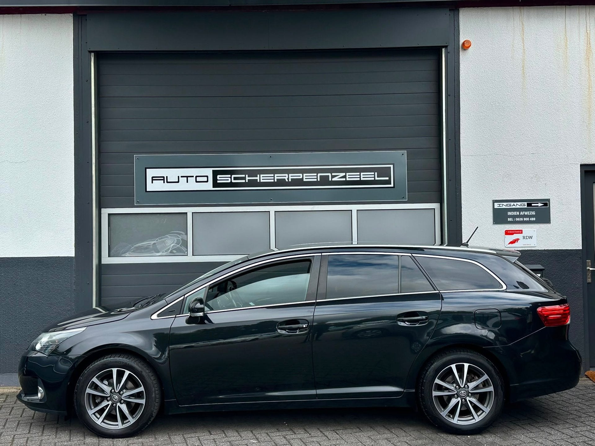 Toyota Avensis Wagon 1.8 VVTi Dynamic I AIRCO I STOELVERW I, Voorwielaandrijving, 4 cilinders, Zwart, Origineel Nederlands
