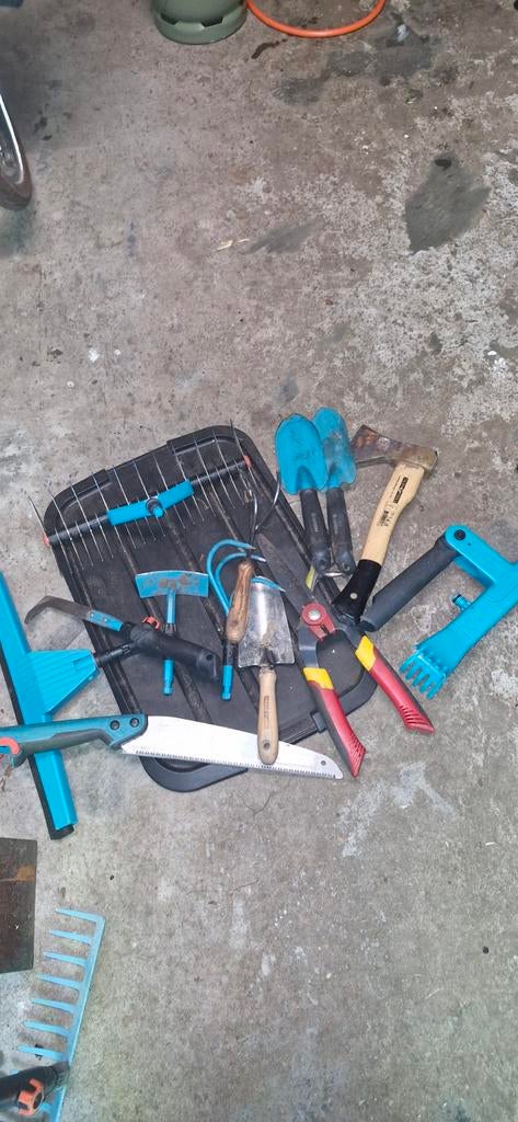 Diverse tuingereedschap: steel, hark, schoffel, bijl etc, Tuin en Terras, Ophalen, Gebruikt, Hark, Gardena