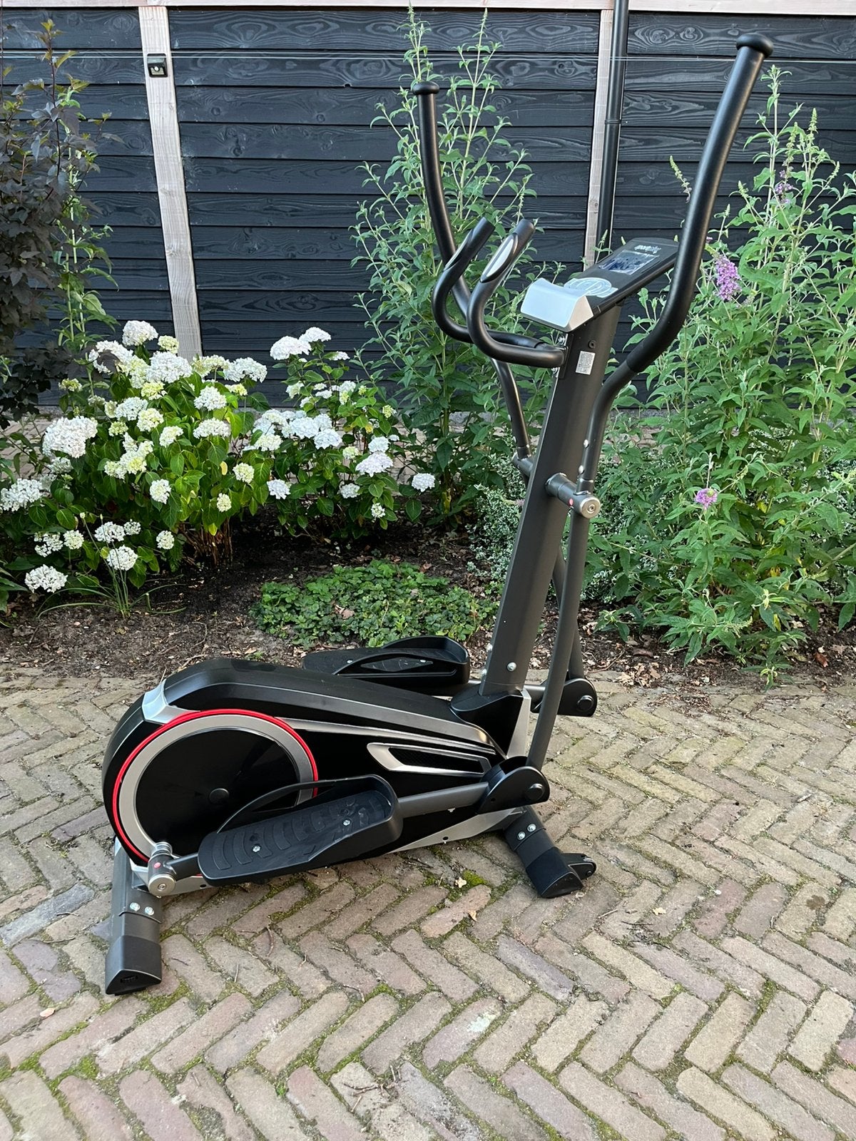 Neiuwe Crosstrainer met Bluetooth, Sport en Fitness, Fitnessapparatuur, Ophalen, Benen, Sportplus, Hamburg