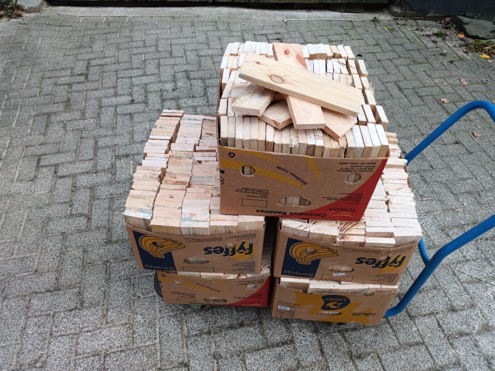 aanmaakhout strak gestapeld 5 ds. voor € 20., Minder dan 3 m³, Ophalen