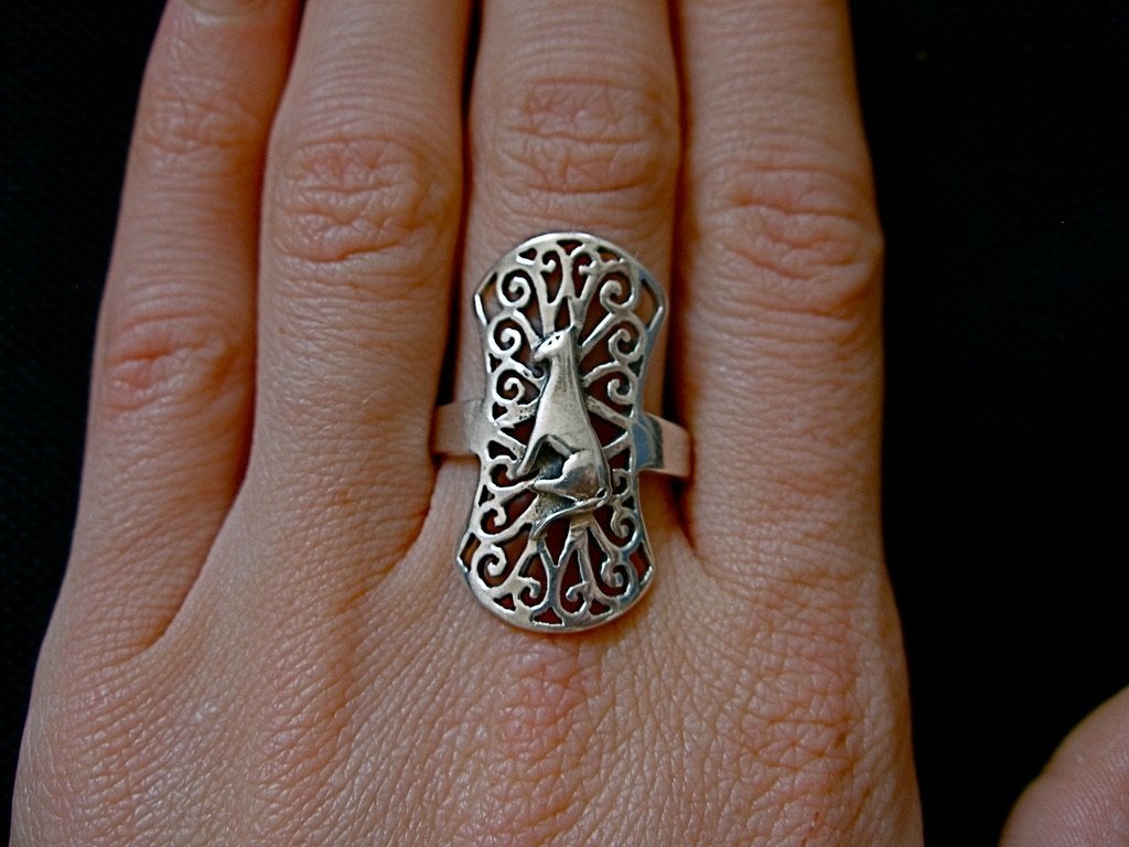 Zilveren 925 zilver ring opengewerkt figuur met hond 18.75, 18 tot 19, Verzenden, Nieuw, Dame