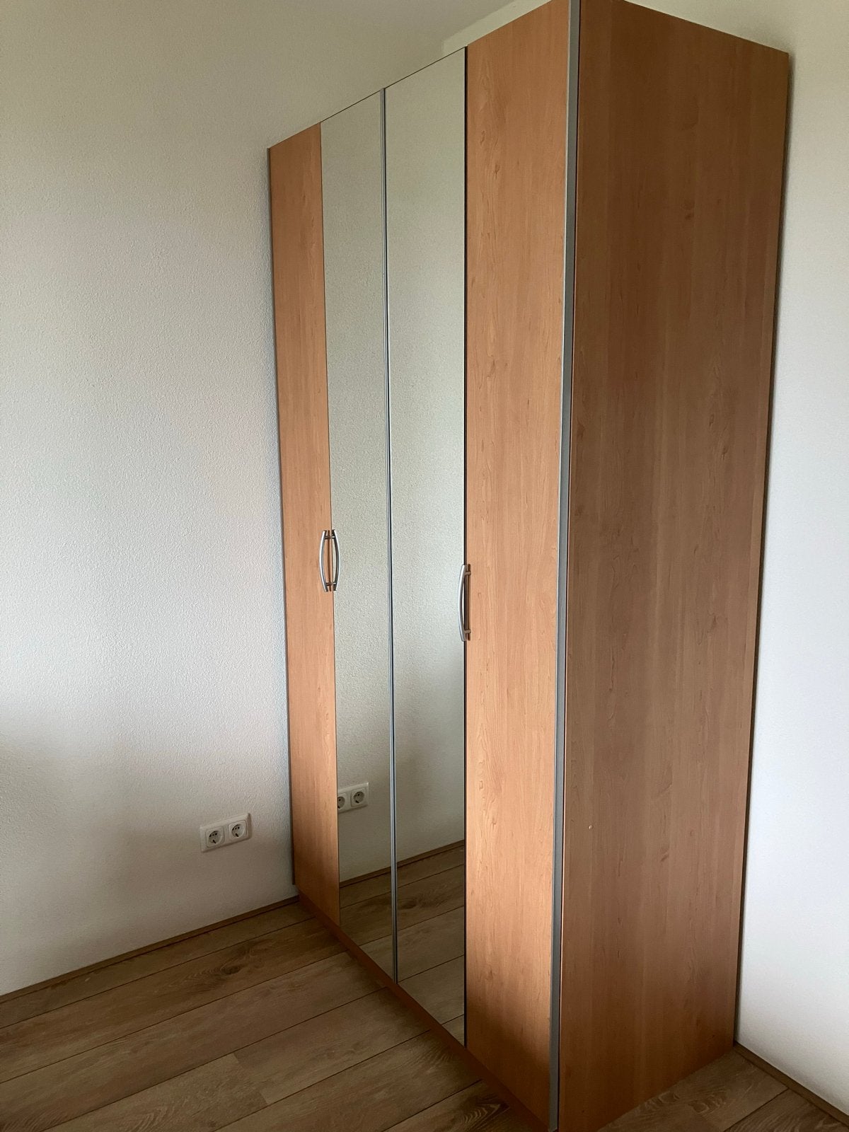 Kledingkast met spiegeldeuren en hang-leg ruimte, Huis en Inrichting, Kasten | Kledingkasten, Ophalen, Gebruikt, 100 tot 150 cm