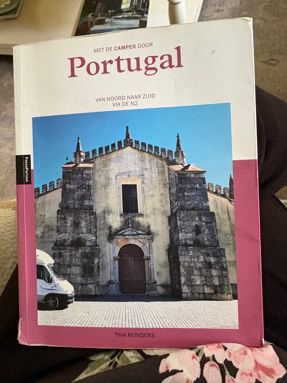 Met de camper door Portugal - Van Noord naar Zuid via de N2, Boeken, Overige merken, Europa, Ophalen of Verzenden, Zo goed als nieuw
