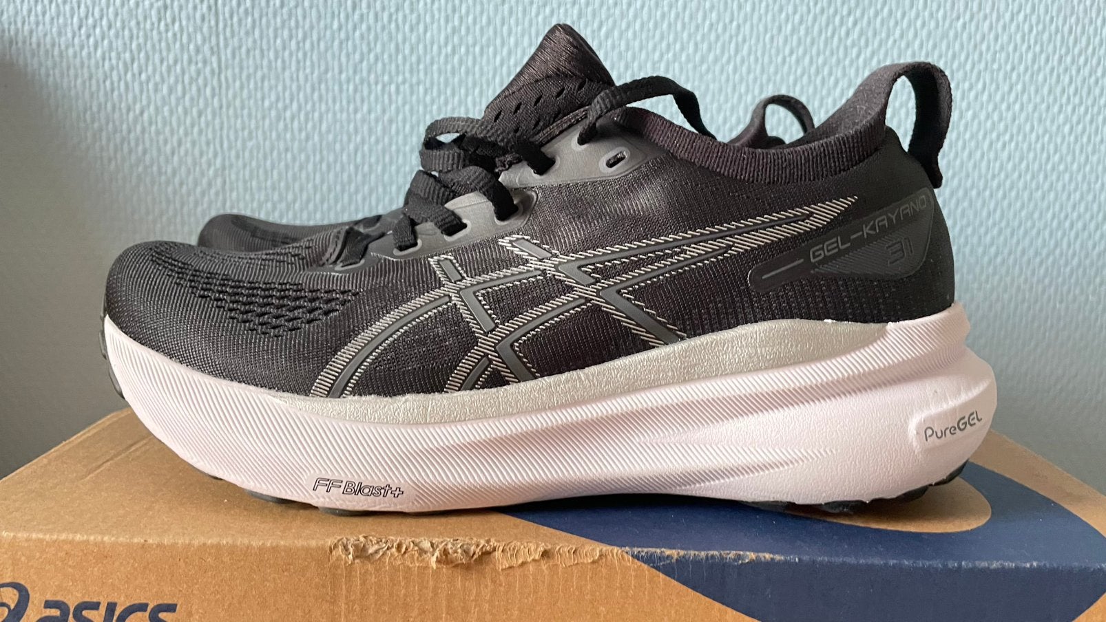 Nieuw maat 39 Asics Kayano hardloopschoenen zwart zilver, Hardloopschoenen, Nieuw, Ophalen of Verzenden, Hardlopen
