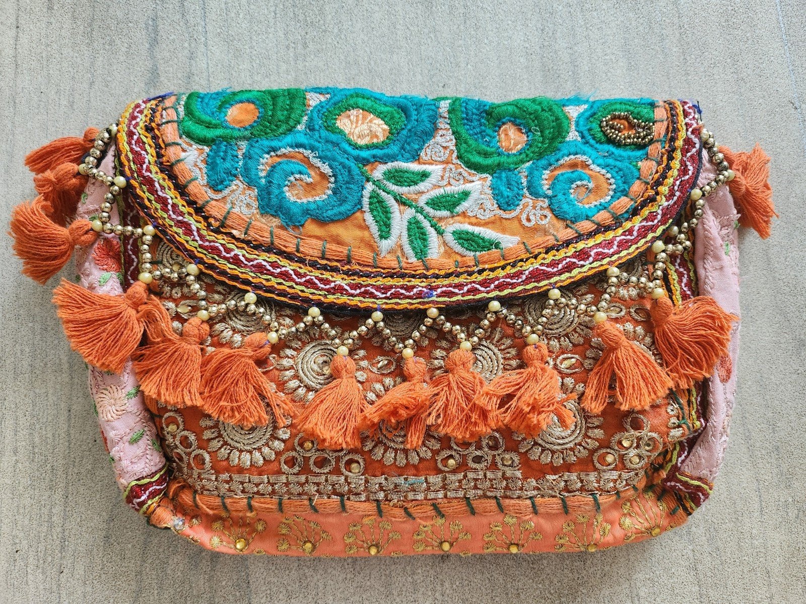 Handgemaakt Indiaas Tasje - Oranje met Kleurrijke Details, Sieraden, Tassen en Uiterlijk, Tassen | Damestassen, Verzenden, Nieuw