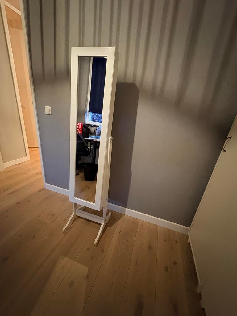 Witte sieraden spiegelkast, Huis en Inrichting, Woonaccessoires | Spiegels, Ophalen, Minder dan 50 cm, Zo goed als nieuw, 150 tot 200 cm