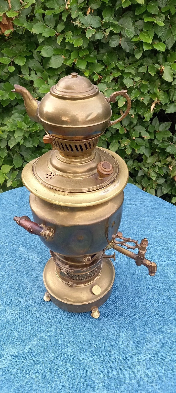 Perzische samovar, Ophalen