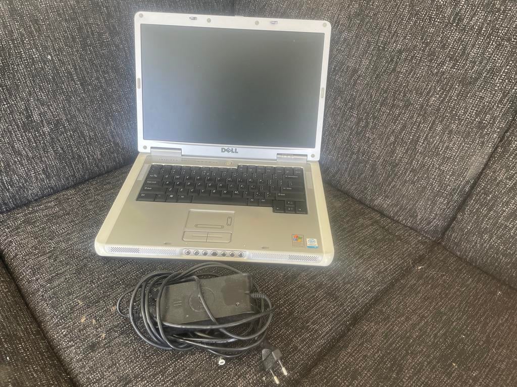 Dell Inspiron Laptop - Vintage Model, Computers en Software, Windows Laptops, Ophalen, Gebruikt, HDD, Minder dan 4 GB