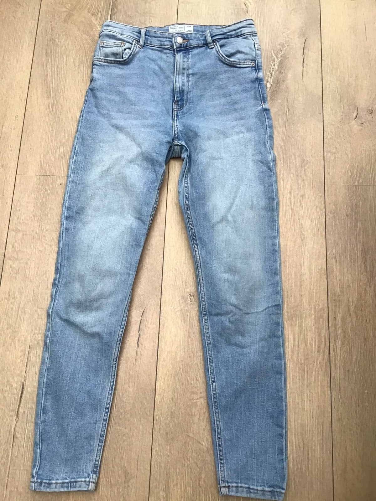 Spijkerbroek 38 Bershka, Ophalen of Verzenden, Zo goed als nieuw, Blauw, W30 - W32 (confectie 38/40)