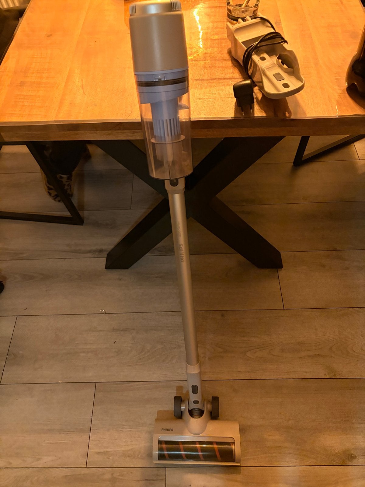 Philips 2000-serie Snoerloze Stofzuiger - Zo goed als nieuw, Ophalen, Philips, Draadloos, Zo goed als nieuw