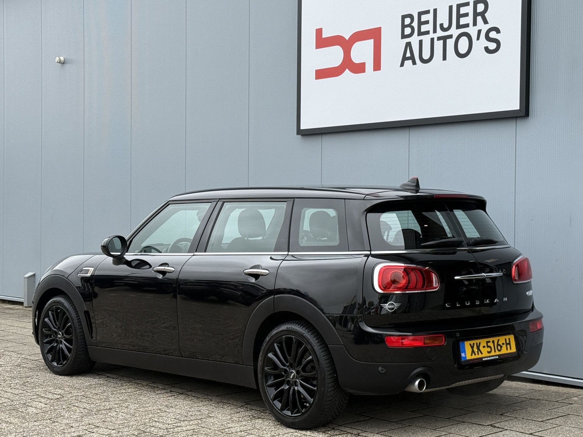 MINI Clubman 1.5 Cooper Business Edition Automaat/Apple Carp, Gebruikt, Leder en Stof, Zwart, Origineel Nederlands