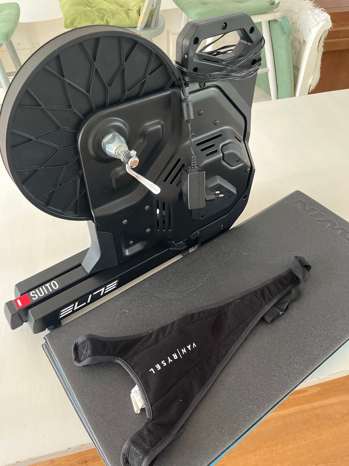 Elite Suito fietstrainer met cassette, Sport en Fitness, Wielrennen, Ophalen, Zo goed als nieuw, Overige typen