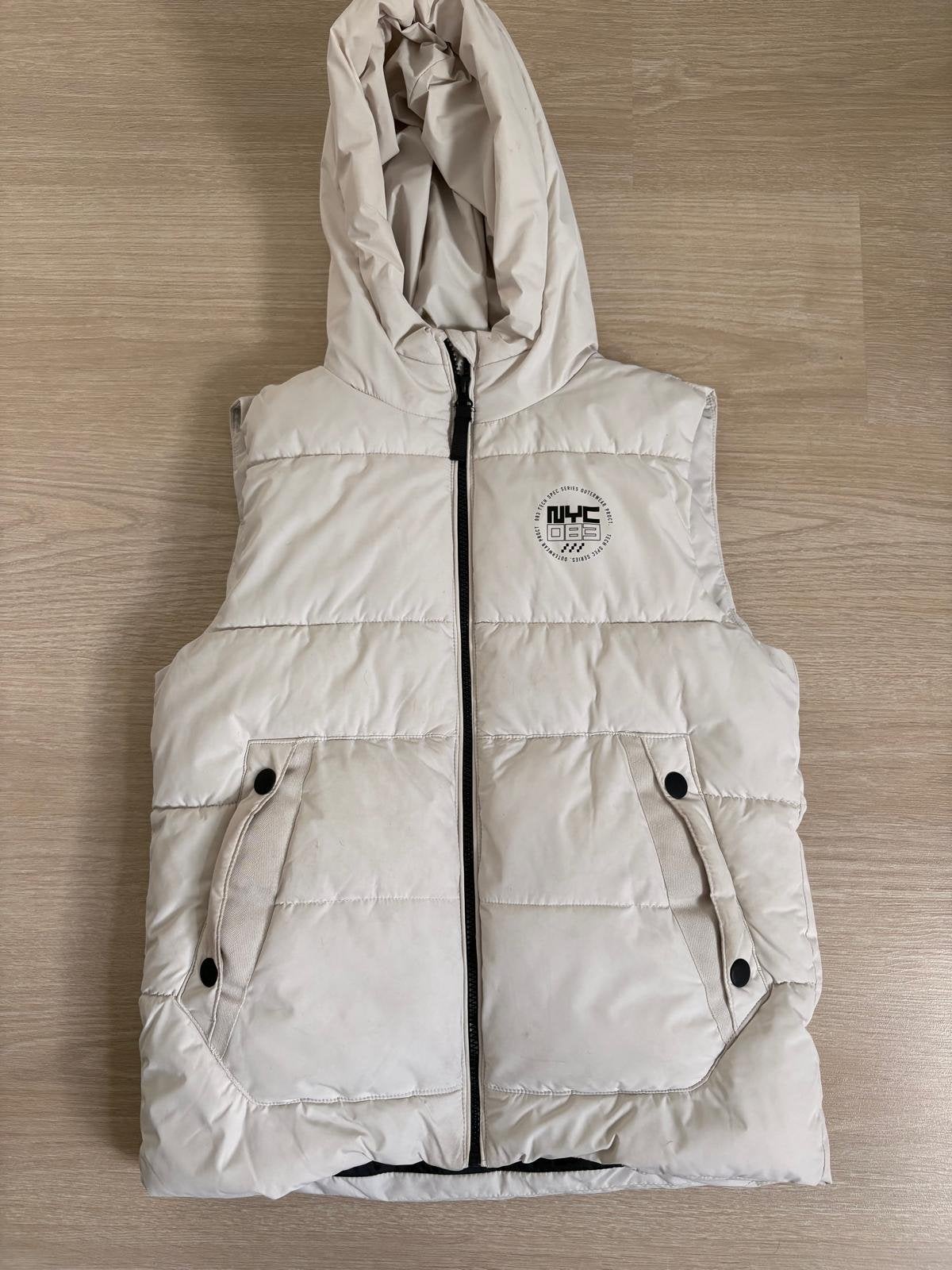 Mooie bodywarmer met capuchon, Ophalen of Verzenden, Jongen