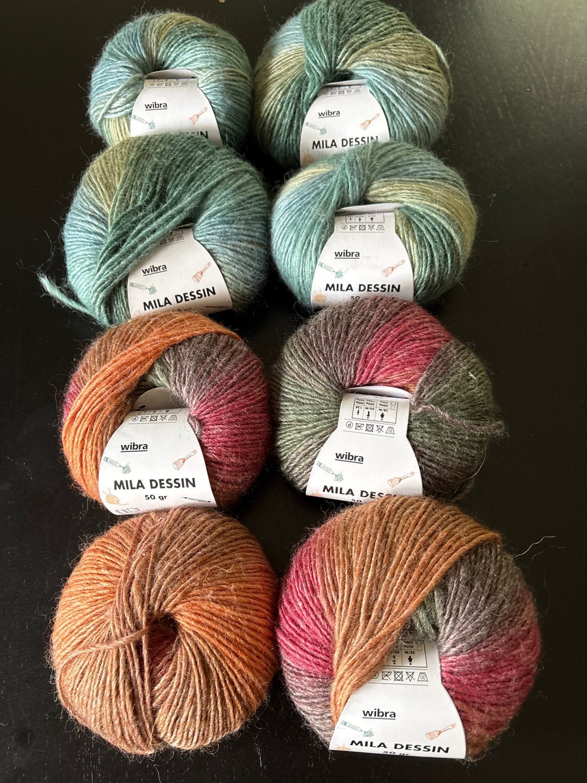 Wibra Mila Dessin Wol - 8 bollen (4x groen, 4x oranje/rood), Ophalen, Zo goed als nieuw, Breien of Haken, Wol of Garen