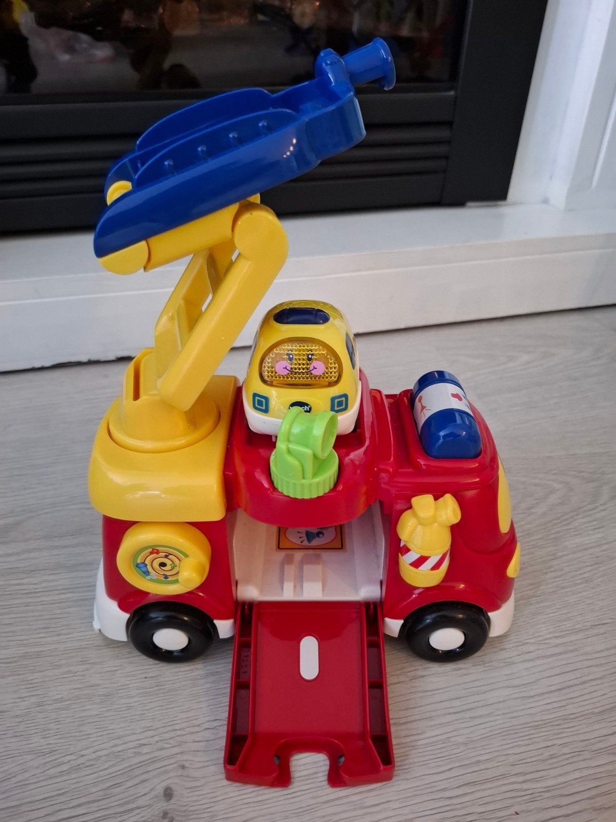 toet toet brandweerwagen, Ophalen, Zo goed als nieuw, 2 tot 4 jaar