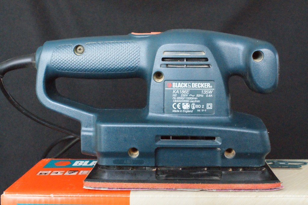 Black en Decker  Vlak schuurmachine, Doe-het-zelf en Verbouw, Gereedschap | Schuurmachines, Ophalen of Verzenden, Zo goed als nieuw