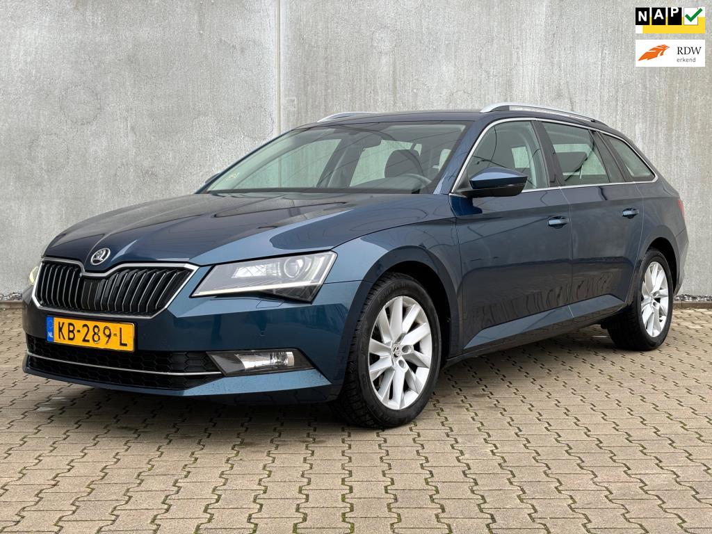 Skoda Superb Combi 1.6 TDI Ambition Business, Auto's, Skoda, Stof, Gebruikt, 4 cilinders, Blauw