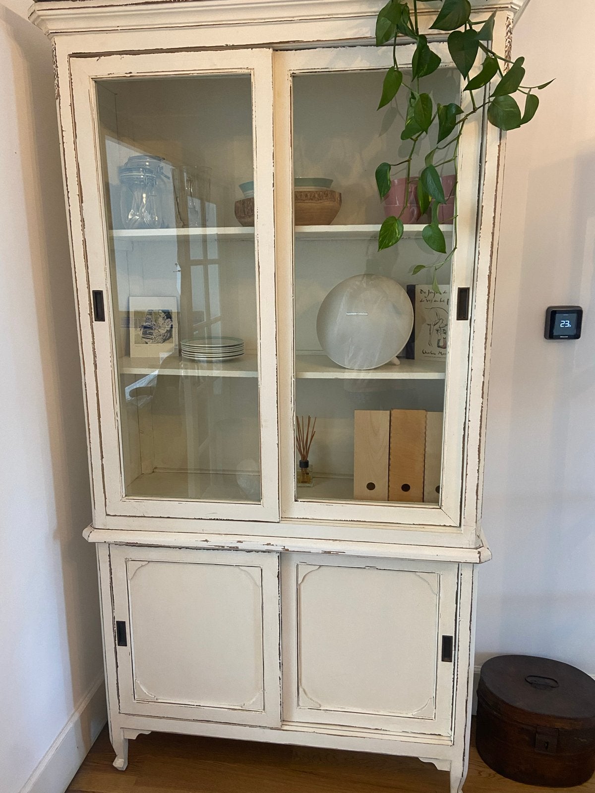 Brocante wit houten kast, Ophalen, Gebruikt, 100 tot 150 cm, 200 cm of meer