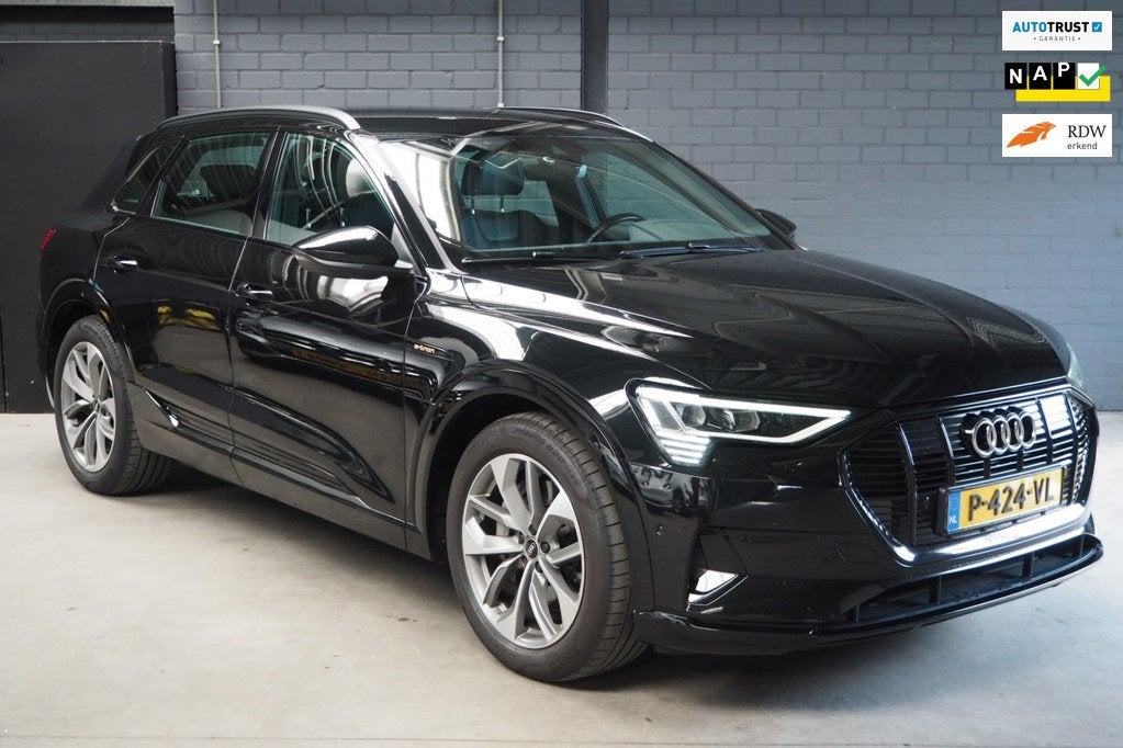 Audi E-tron 55 quattro Advanced Plus 95 kWh Trekhaak, Auto's, Audi, Automaat, 131 €/maand, 95 kWh, Vierwielaandrijving