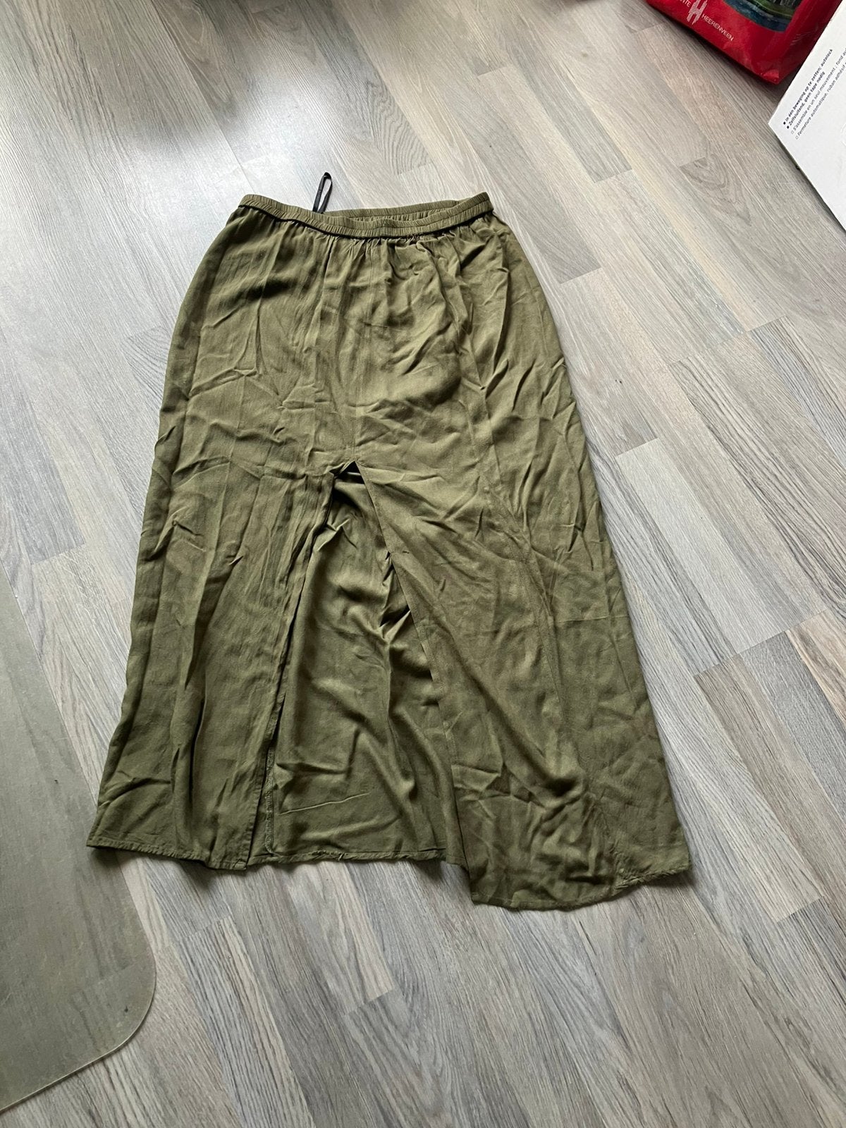 Leuke lange rok van Vera Moda maat M bijna gratis, Kleding | Dames, Rokken, Ophalen of Verzenden, Zo goed als nieuw, Maat 38/40 (M)