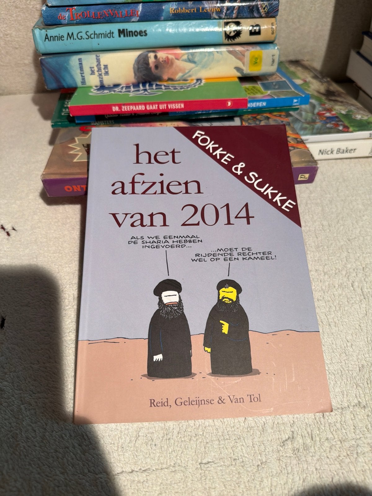 Fokke & Sukke: Het afzien van 2014 - Satirisch stripboek, Eén stripboek, Ophalen of Verzenden, Zo goed als nieuw