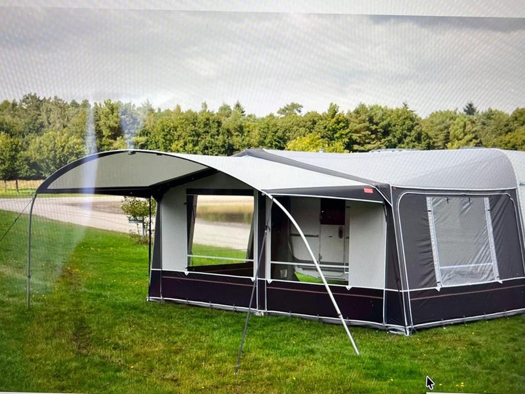 Luifel voor aan voortent met stokken. Freestyle Barcelona, Caravans en Kamperen, Ophalen, Zo goed als nieuw