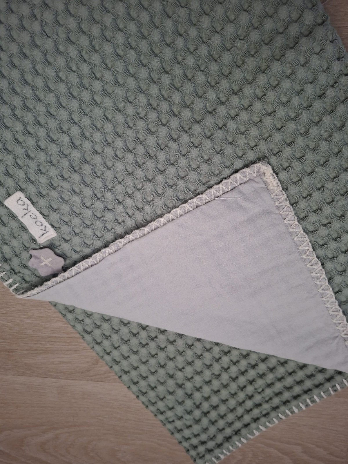 Koeka wafeldeken met bijpassend aankleedkussen, Groen, Koeka, Ophalen of Verzenden, Zo goed als nieuw