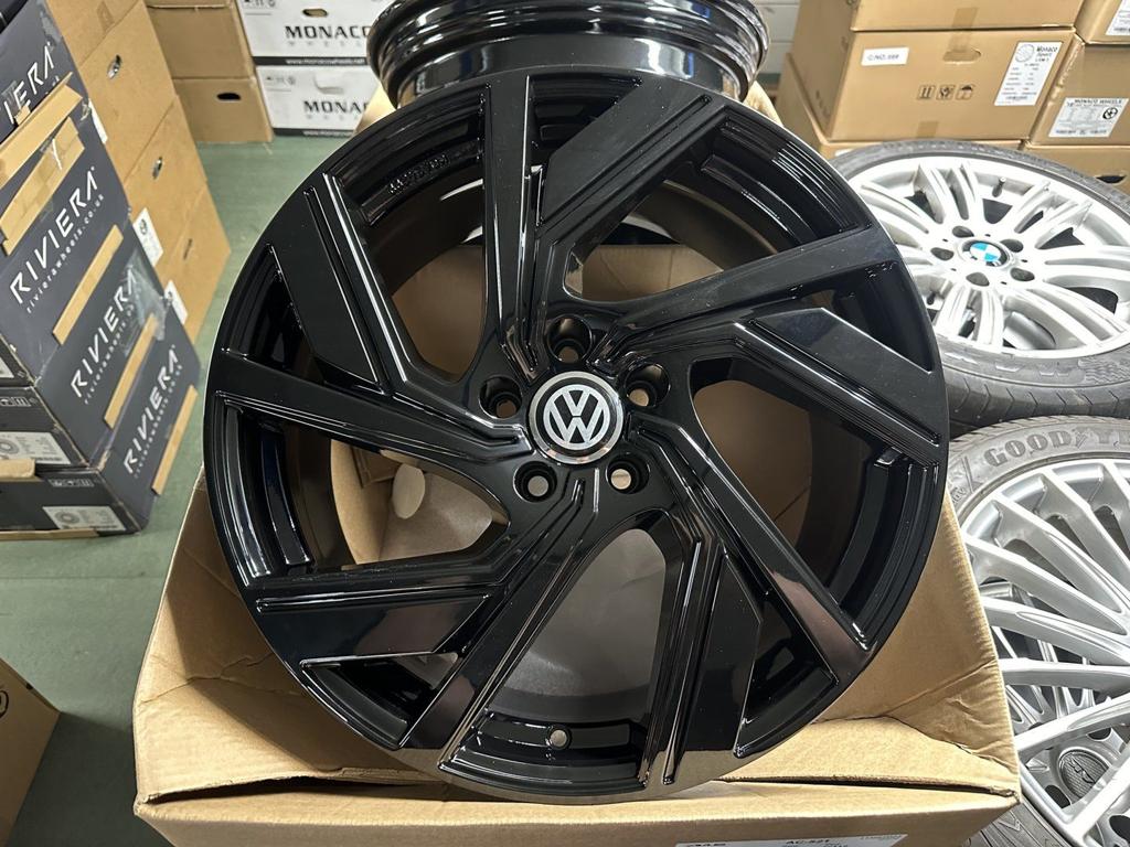 NIEUW 19inch Black Audi VW Seat BMW RS Style Velgen! 5x112, 19 inch, -, -, Banden en Velgen