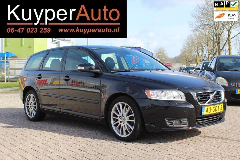 Volvo V50 2.4 Momentum automaat nap leder trekhaak, Auto's, Volvo, Gebruikt, 1367 kg, 700 kg, Zwart