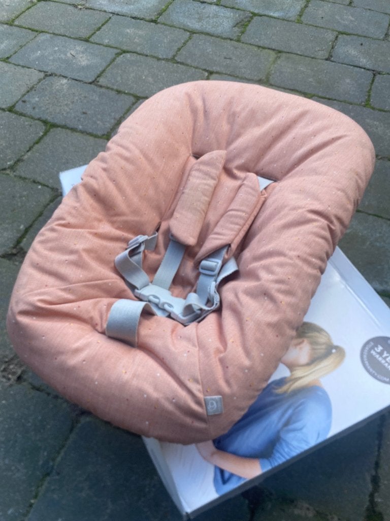 Tripptrapp newborn baby kuipje, Ophalen, Zo goed als nieuw, Meegroeistoel, Gordel(s)