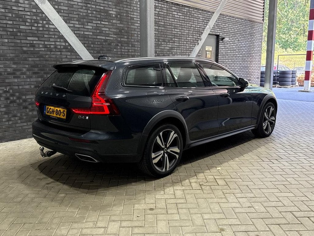 Volvo V60 Cross Country 2.0 D4 AWD Pro | Panoramadak | Trekh, Automaat, Gebruikt, Euro 6, Leder