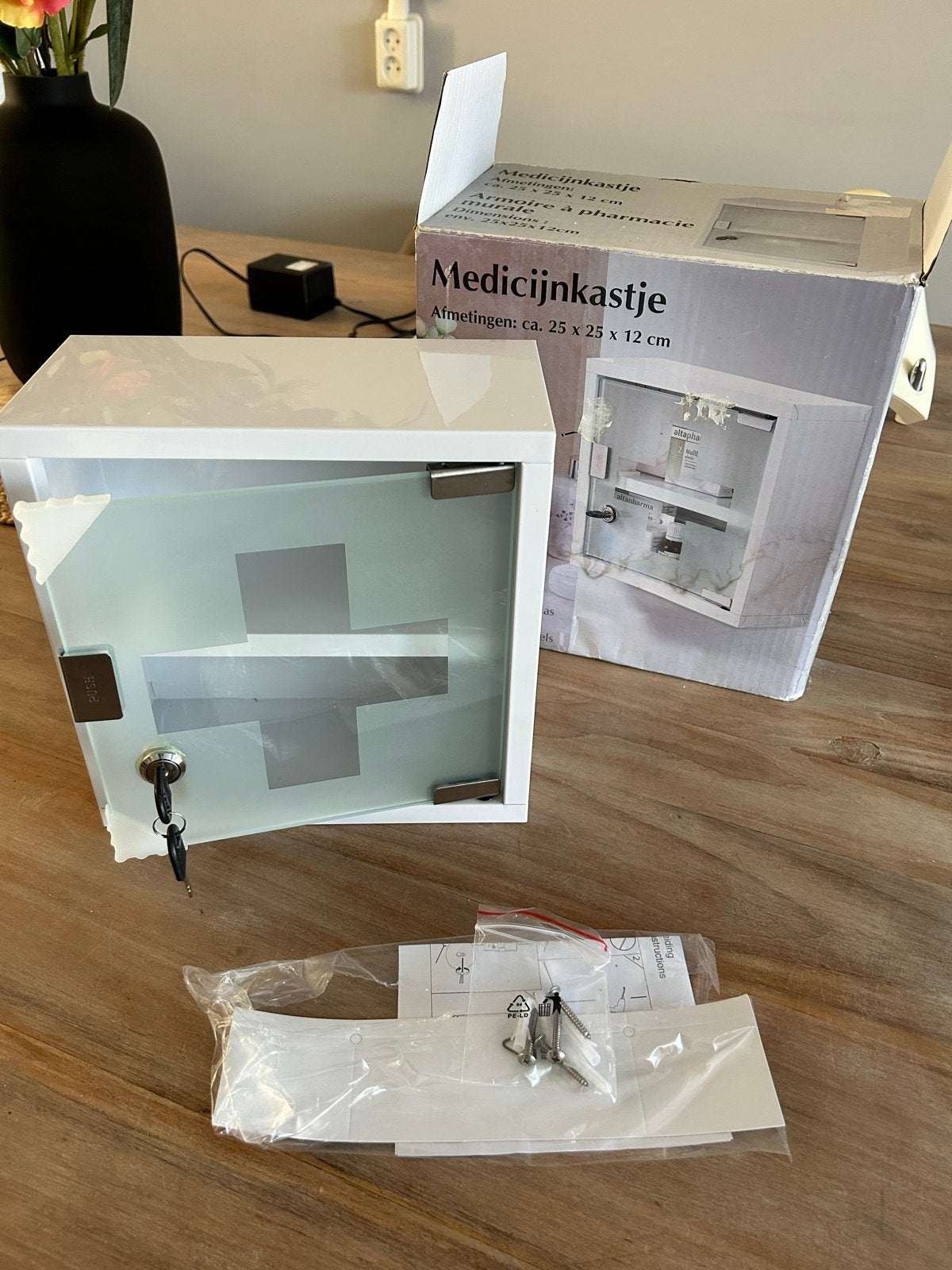 Nieuw medicijnkastje met veiligheidsslot, Huis en Inrichting, Minder dan 50 cm, Overige typen, Nieuw, Ophalen of Verzenden