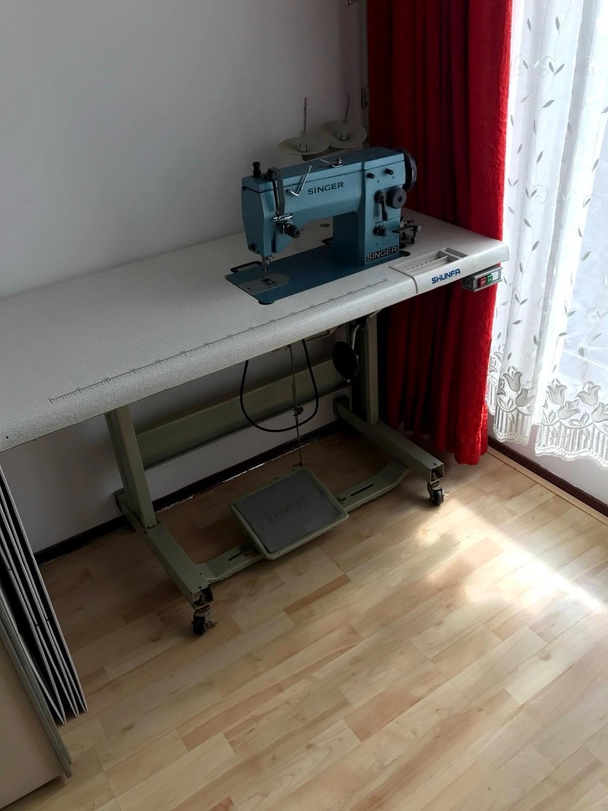 Industriële Singer Naaimachine met Tafel - Zo goed als nieuw, Ophalen of Verzenden, Zo goed als nieuw, Naaimachine, Singer