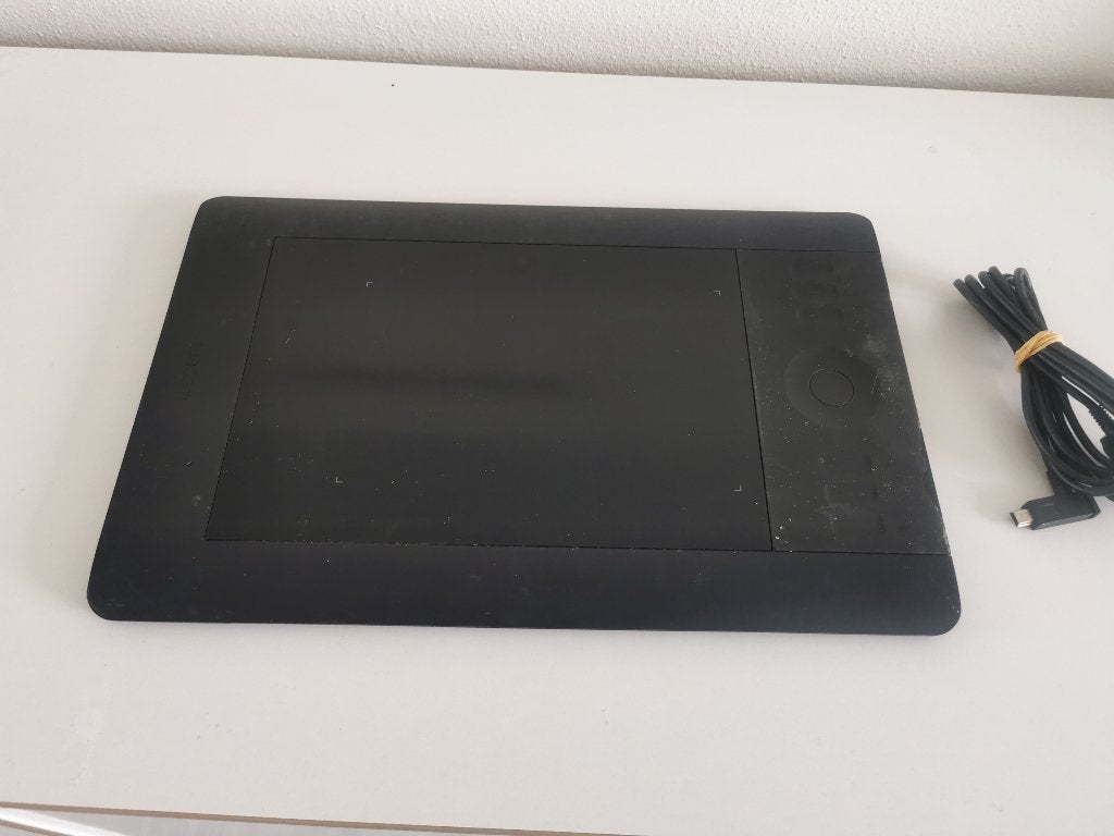 Wacom Intuos 5 Touch PTH-450 tekentablet met oplader, Computers en Software, Tekentablets, Gebruikt, Bedraad, Multi-touch, Ophalen of Verzenden